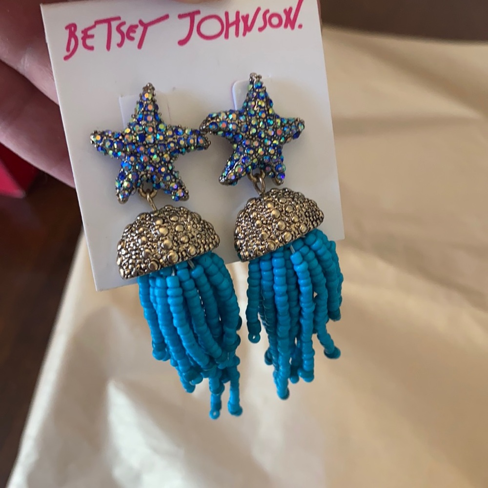 11:04   - Betsey Johnson Starfish Dangle Beaded Earrings - Picture 4 of 6